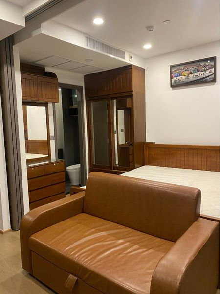 รูป Ashton Chula Silom【𝐒𝐄𝐋𝐋 & 𝐑𝐄𝐍𝐓】🔥ตกแต่งสไตล์สุดคลาสสิก โทนน้ำตาล เฟอร์งานไม้ บิวท์อินเนี้ยบ!!🔥 ติดต่อไลน์ไอดี: @hacondo - รูปที่ 3/7