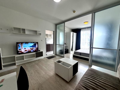 Condos for rent 700 Year Sports Arena Chiang Mai : For rent condo sign near Central 