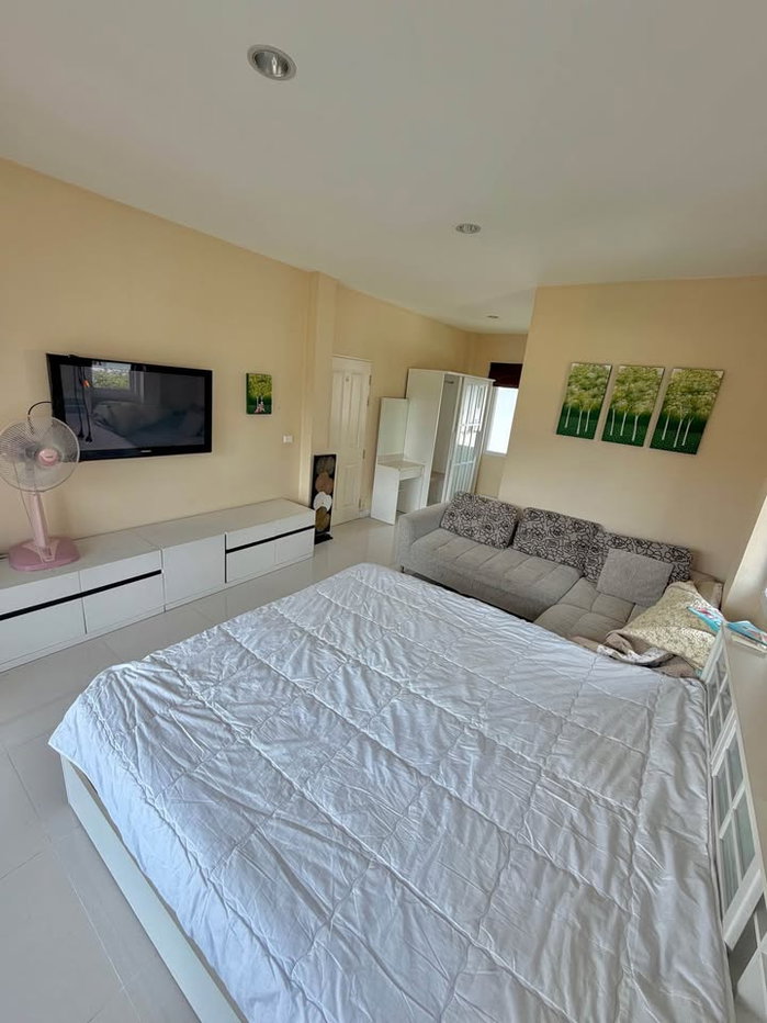 picture Two-Storey Detached House for Rent - 6/19