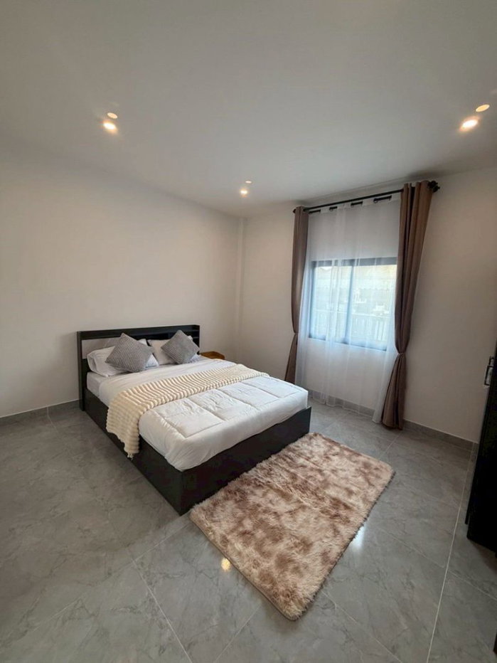 รูป บ้านเช่าใกล้ตลาดเดอะชิลด์ เฟอร์ครบ พร้อมเข้าอยู่ ราคาเช่าเพียง 25,000 บาท/เดือน - รูปที่ 10/13