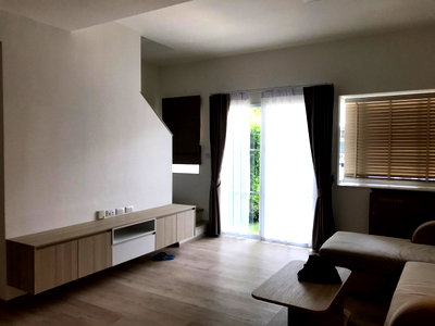 เช่าทาวน์โฮม เมกะ บางนา : 🐶 Pet-Friendly หรูสไตล์ยุโรป! ให้เช่าทาวน์โฮม Villaggio 2 ศรีนครินทร์-บางนา – เฟอร์ฯ ครบ ลากกระเป๋าเข้าอยู่ได้เลย ใกล้ส่วนกลาง
