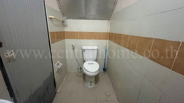 รูป ทาวน์เฮ้าส์ บ้านร่มเงาไม้ ทำเลดี ราคาถูก - รูปที่ 12/12