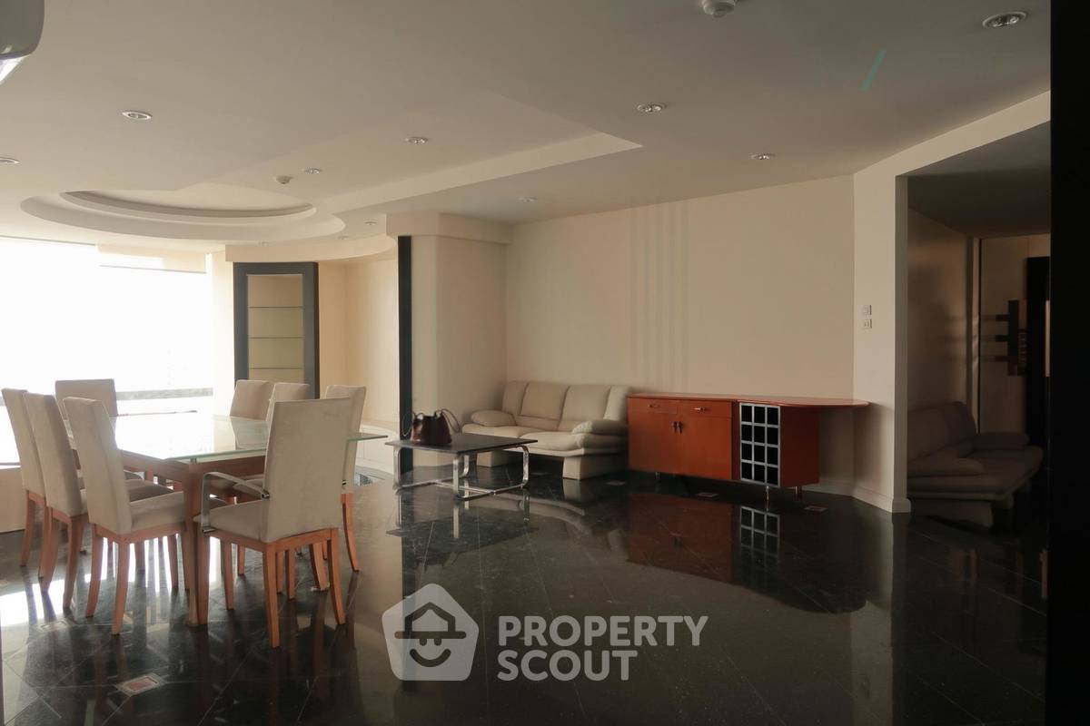 รูป คอนโด 3 ห้องนอน 220 ตร.ม. ให้เช่า River House Condominium ใกล้ MRT หัวลำโพง (ชั้น 8) (ID 2627199) - รูปที่ 1/8