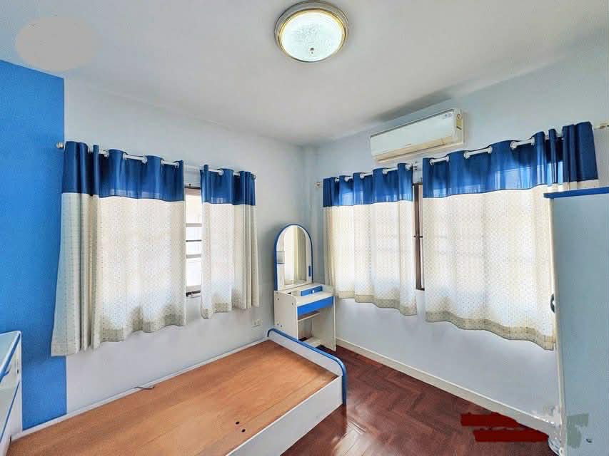รูป บ้านเดี่ยว 4 ห้องนอน บนที่ดิน 76 ตร.ว. พื้นที่ใช้สอยกว่า 251 ตร.ม. ทำเลหางดง–สันป่าตอง พร้อมของแถมครบ ในราคาเพียง 4.89 ล้านบาท - รูปที่ 2/17