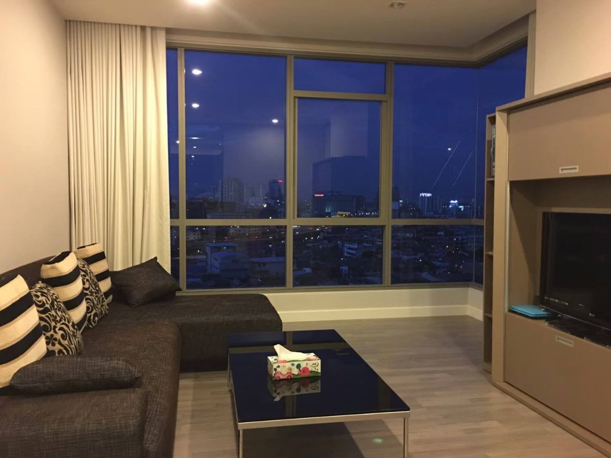 รูป The Room Rama 4【𝐒𝐄𝐋𝐋 & 𝐑𝐄𝐍𝐓】🔥ห้องดีไซน์โปร่งโล่ง ไซส์ใหญ่ พร้อมกระจกบานใหญ่เต็มผนัง ชมวิวเมืองได้จุใจ🔥 ติดต่อไลน์ไอดี: @hacondo - รูปที่ 2/7