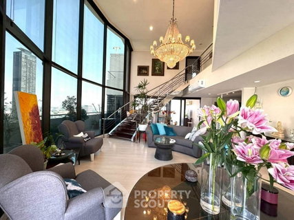 รูปภาพ 3-BR Condo At Supalai Place Sukhumvit 39 Near BTS Phrom Phong (ID 3022833)