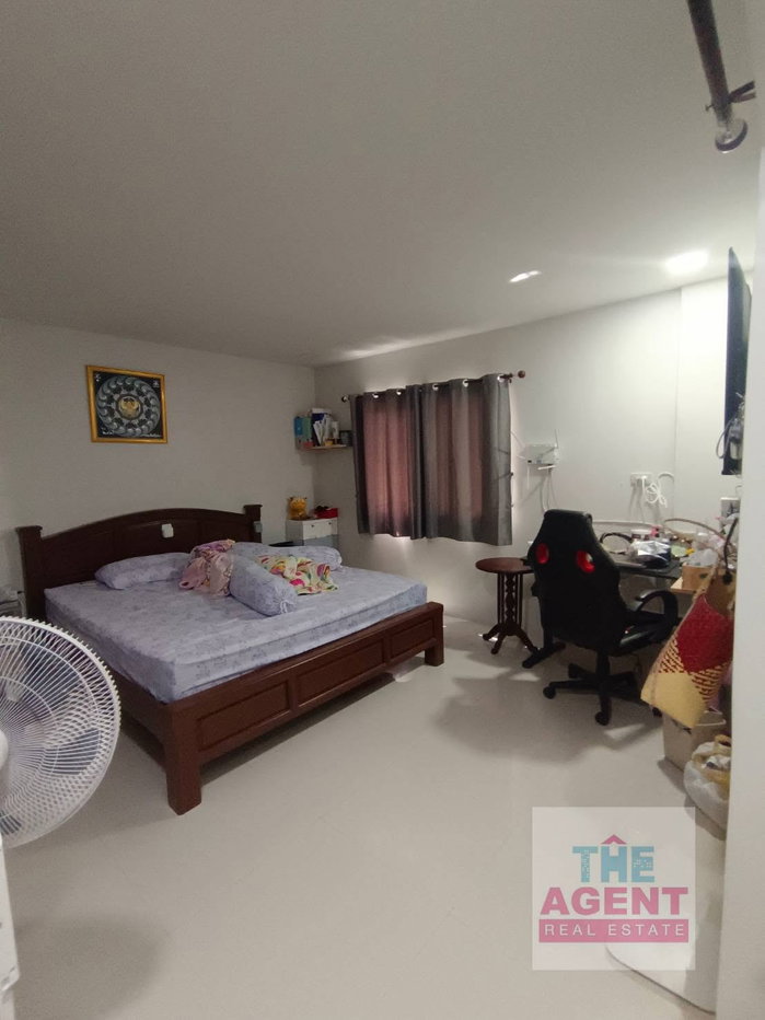 รูป ขายด่วน บ้านเดี่ยวหลังมุม ทำเลทอง แสงเพชร ซอยลาดปลาเค้า 52 เนื้อที่ 72 ตรว 4นอน 2น้ำ ​ใกล้ BTSเสนานิคม - รูปที่ 8/8