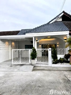 Townhouses for sale Chonburi : Ready to Move In Raveephorn Place, Noen Plub Wan, Pattaya 6503902