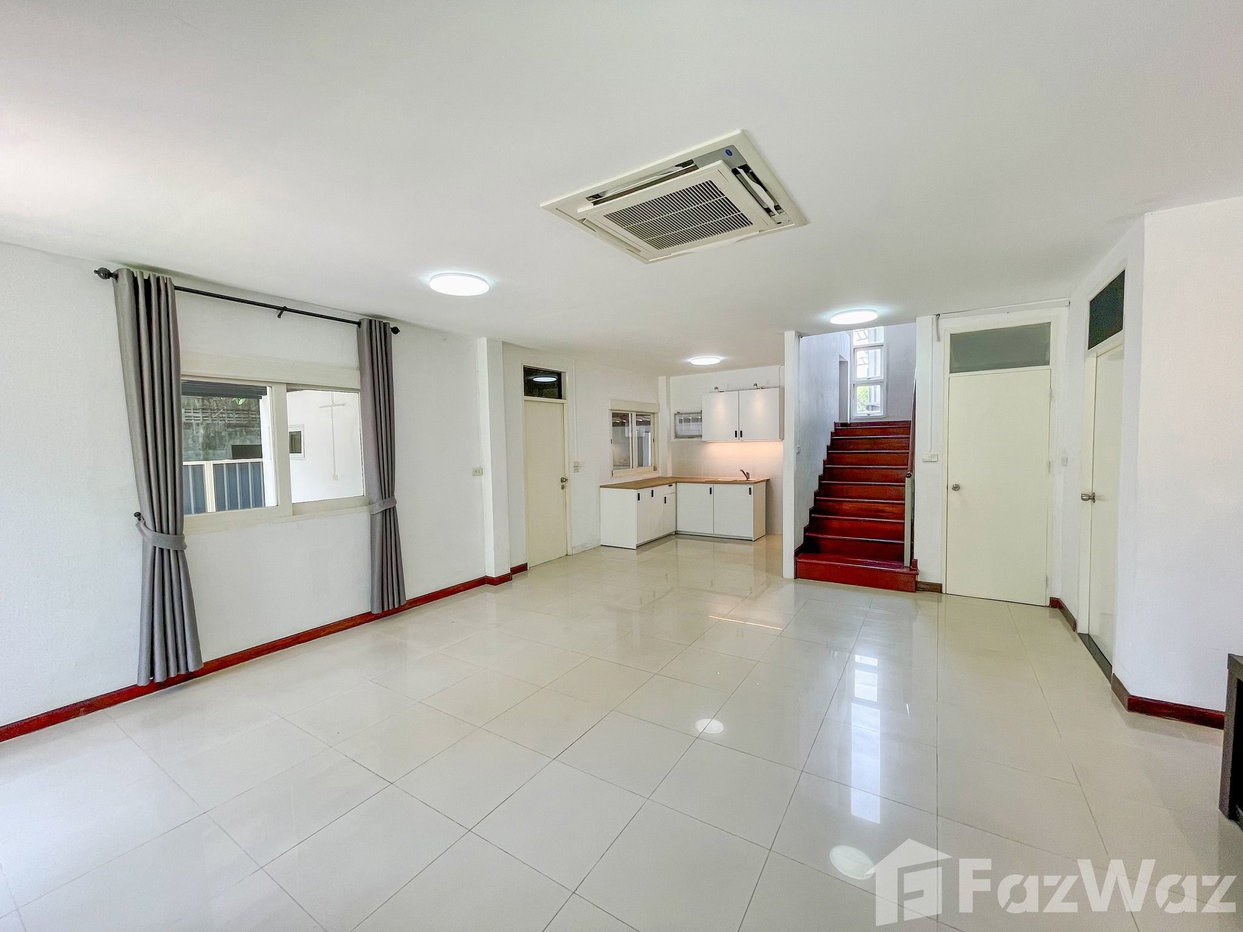 picture 4 Bedroom House for rent in Ram Inthra, Bangkok  1908117 - 4/17