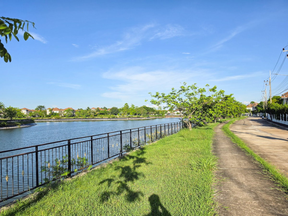 Private Lakeview Residence Near Khon Kaen University