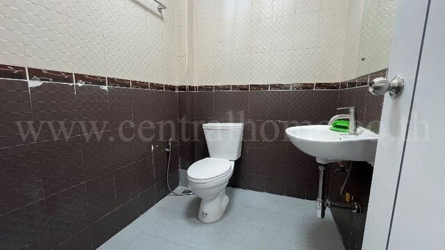 รูป บ้านเดี่ยว ซอยนครอินทร์ 2 ทำเลดี พร้อมอยู่ ราคาถูก - รูปที่ 12/13