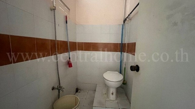 รูป ทาวน์เฮ้าส์ บ้านร่มเงาไม้ ทำเลดี ราคาถูก - รูปที่ 11/12