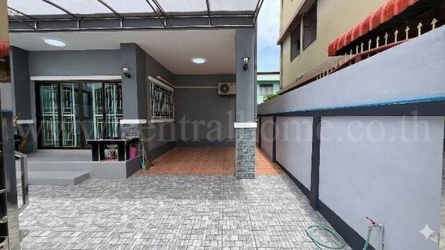 รูป บ้านเดี่ยว ซอยนครอินทร์ 2 ทำเลดี พร้อมอยู่ ราคาถูก - รูปที่ 3/13