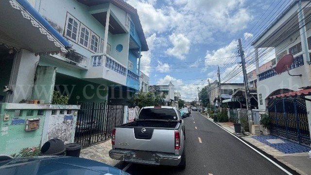 รูป ทาวน์เฮ้าส์ บ้านร่มเงาไม้ ทำเลดี ราคาถูก - รูปที่ 10/12