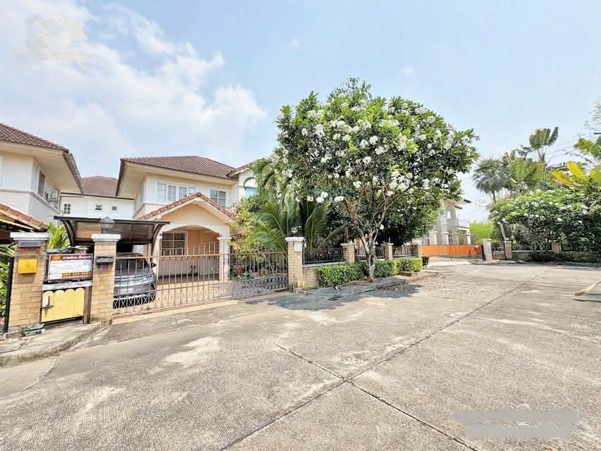 รูป บ้านเดี่ยว 4 ห้องนอน บนที่ดิน 76 ตร.ว. พื้นที่ใช้สอยกว่า 251 ตร.ม. ทำเลหางดง–สันป่าตอง พร้อมของแถมครบ ในราคาเพียง 4.89 ล้านบาท - รูปที่ 1/17