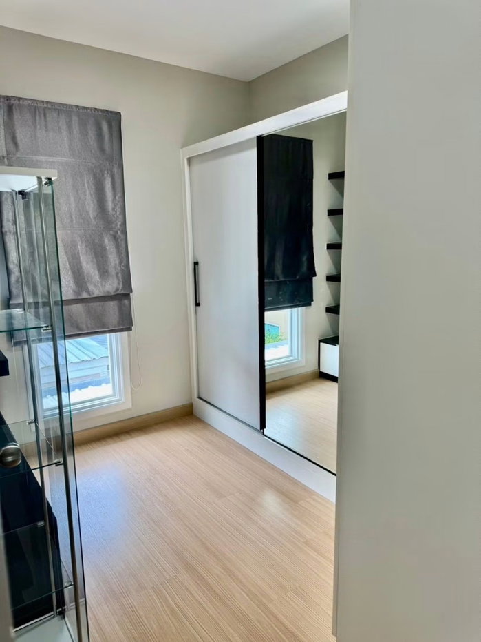 รูป 🏡 บ้านให้เช่า บ้านเดี่ยว 2 ชั้น พร้อมเฟอร์นิเจอร์ ตกแต่งครบ ในโครงการคุณภาพ ใกล้สนามบินเชียงใหม่ โซนแม่เหียะ บรรยากาศเงียบสงบ สิ่งแวดล้อมดี - รูปที่ 13/18