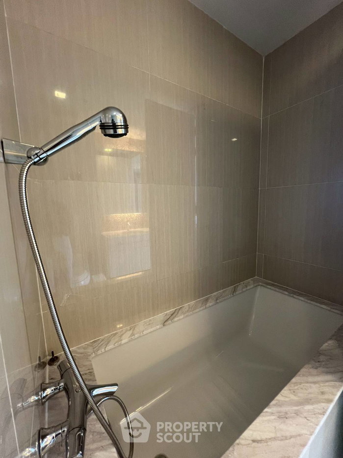 picture 1-BR 79 Sqm Condo At Circle Living Prototype New Petchburi near MRT Phetchaburi (ID 2434949) - 14/14