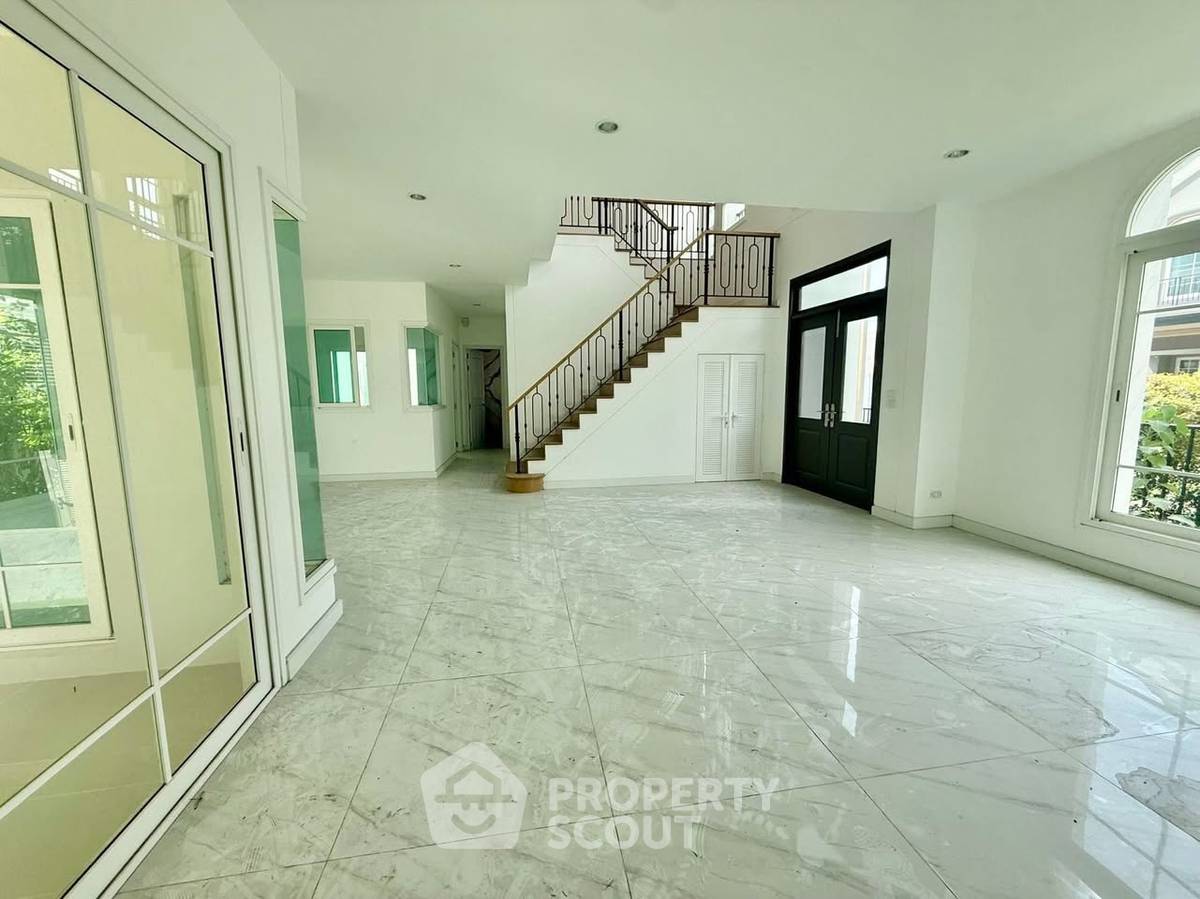 รูป บ้าน 5 ห้องนอน สำหรับขาย พร้อมเลี้ยงสัตว์ได้ โครงการแกรนดิโอ สาทร ใกล้ชอมทอง (ID 3043596) - รูปที่ 3/5