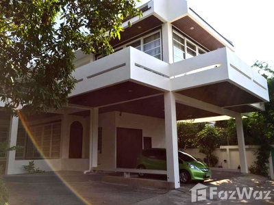 Houses for rent Bangkok : 4 Bedroom House for rent in Phra Khanong Nuea, Bangkok  1977795