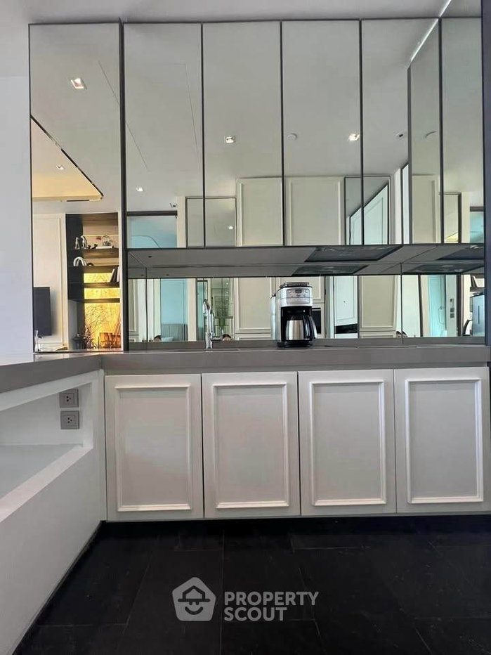 picture 25th-Floor 1-BR 44 Sqm At 28 Chidlom, 300m to BTS Chit Lom (ID 2368805) - 1/9
