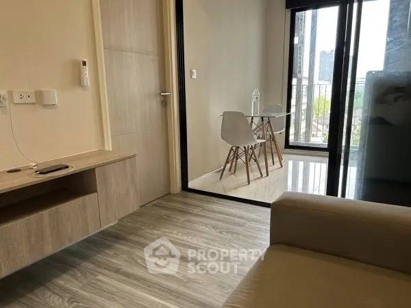 picture Well-Priced 1-BR 28 Sqm Condo at Ikon Sukhumvit 77 Near BTS On Nut (ID 3029165) - 1/3