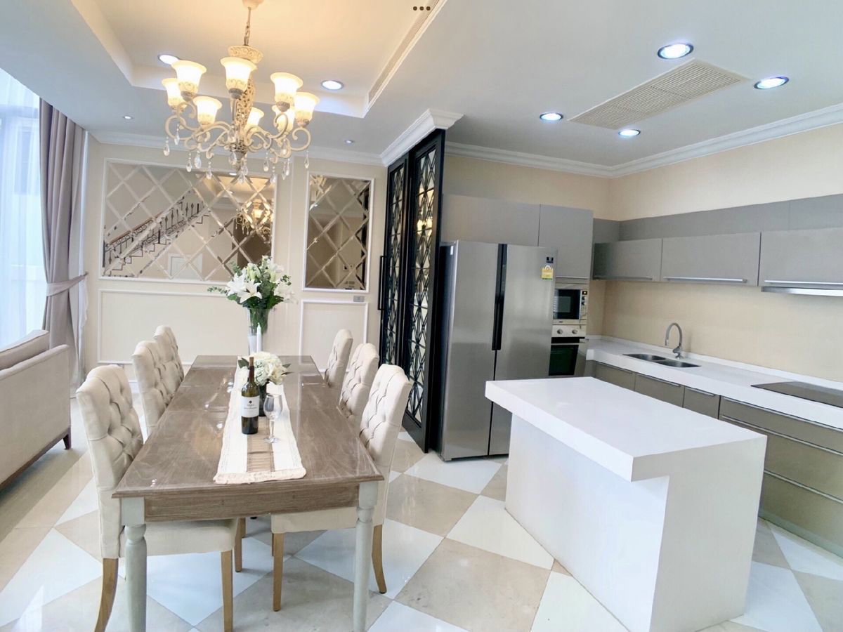รูป ✨ ให้เช่า Luxury Townhome Sukhumvit 49 |  พร้อมสระว่ายน้ำและลิฟต์ส่วนตัว - รูปที่ 8/19