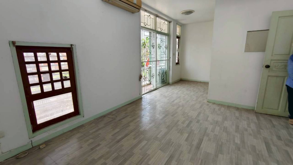 รูป ขายทาวน์โฮม 3 ชั้น หมู่บ้าน ชมฟ้า-วรางกูล คลอง 2 ธัญบุรี พื้นที่ 39.7 ตร.ว. ราคาสุดฮอต ใกล้ฟิวเจอร์พาร์ครังสิต - รูปที่ 10/10
