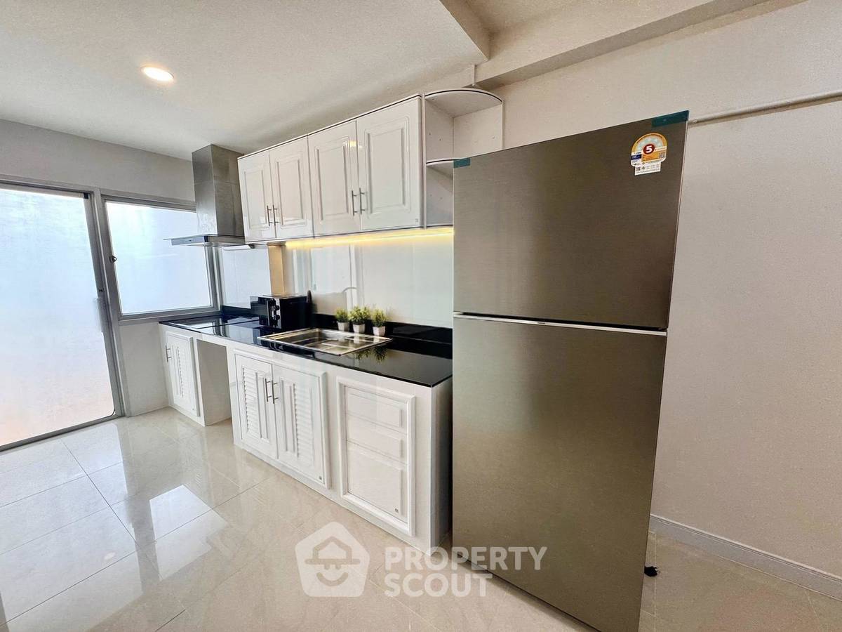 picture 3-BR 104 Sqm Condo On 15th Floor, Siam Condominium Near MRT Phra Ram 9 (200m) (ID 2634157) - 1/7