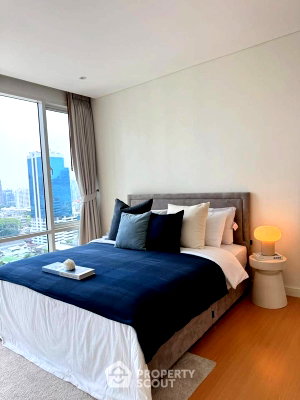 Condos for rent : Pet-Friendly 2-BR 96 Sqm Fullerton Sukhumvit, High-Floor near BTS Ekkamai 📍 (ID 2731147)