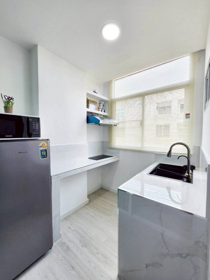 รูป ขายSRLandCondo ห้องชุดรีโนเวทใหม่ สไตล์โมเดิร์น สวยโดดเด่นตรงปก วัสดุพรีเมียมเกินราคา ใกล้เมือง , ติดถนนใหญ่ตรงข้ามตลาดแม่กวง , ริมปิงสันทราย , เซนเฟส - รูปที่ 6/8