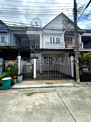 Townhouses for sale Khu Bon Road : FOR SALE  TOWNHOUSE PROPERTY  2190000 BAHT.