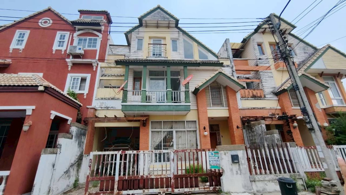 รูป ขายทาวน์โฮม 3 ชั้น หมู่บ้าน ชมฟ้า-วรางกูล คลอง 2 ธัญบุรี พื้นที่ 39.7 ตร.ว. ราคาสุดฮอต ใกล้ฟิวเจอร์พาร์ครังสิต - รูปที่ 1/10