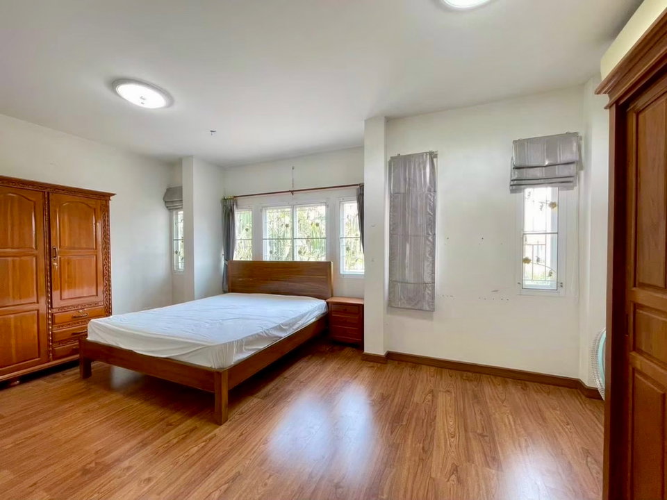 รูป 🏡 ให้เช่าบ้านเดี่ยว หลังใหญ่ ในโครงการคุณภาพ เดินทางสะดวก ติดถนนวงแหวนรอบ 2 ใกล้โรงเรียนนานาชาติ พร้อมเฟอร์นิเจอร์ครบชุด ทำเลดีมาก เดินทางสะดวก - รูปที่ 10/14