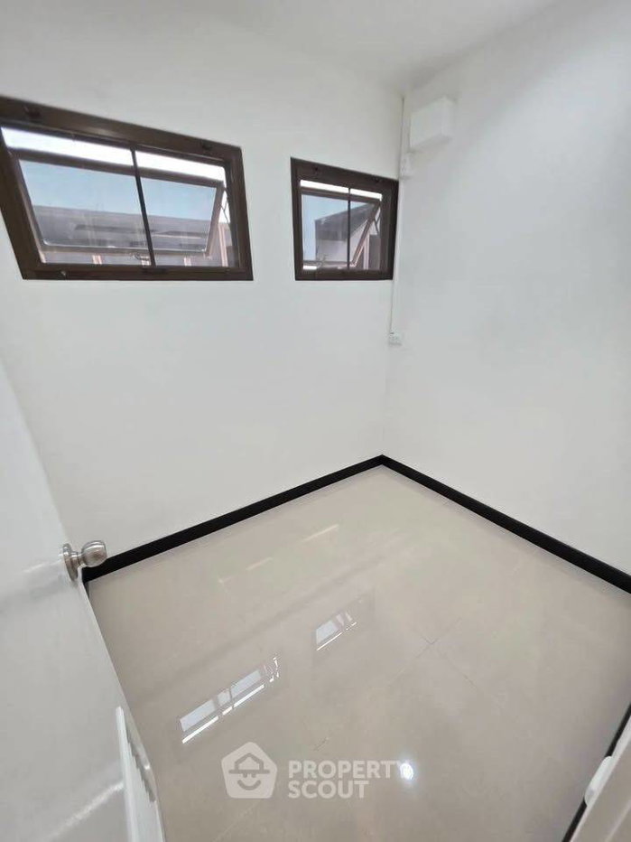 รูป คอนโด 3 ห้องนอน 400 ตร.ม. ชั้น 12 โครงการ The Waterford Thonglor ใกล้ BTS ทองหล่อ (ID 3041937) - รูปที่ 23/32