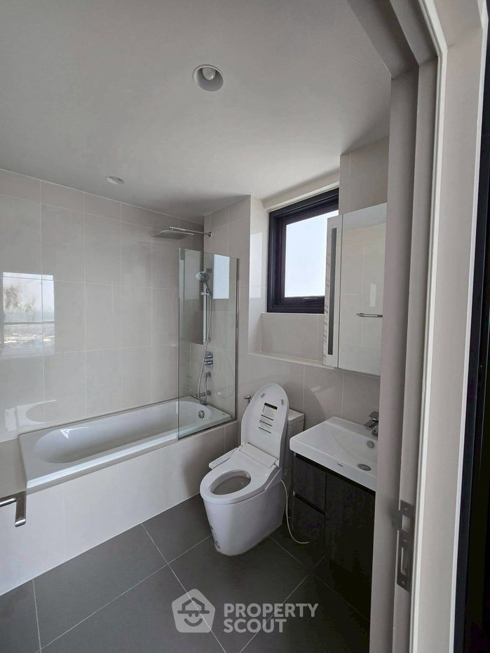 picture 2-BR Condo At Oka Haus Sukhumvit 36, High-Floor 27, Near BTS Thong Lor (ID 3043676) - 4/12