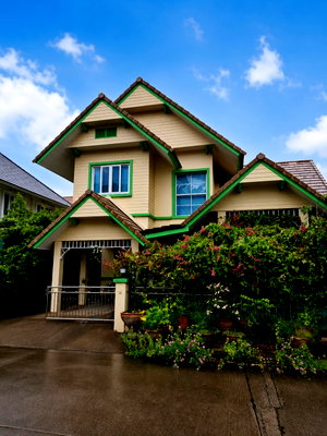 เช่าบ้านเดี่ยว ถนนสมโภชเชียงใหม่ 700 ปี  : 🏡 ให้เช่าบ้านเดี่ยว 2 ชั้น พร้อมเฟอร์นิเจอร์ ทำเลดีมาก เดินทางสะดวก ใกล้รวมโชค มีโชคพลาซ่า NIS ห้างสรรพสินค้า และอื่นๆอีกมากมาย