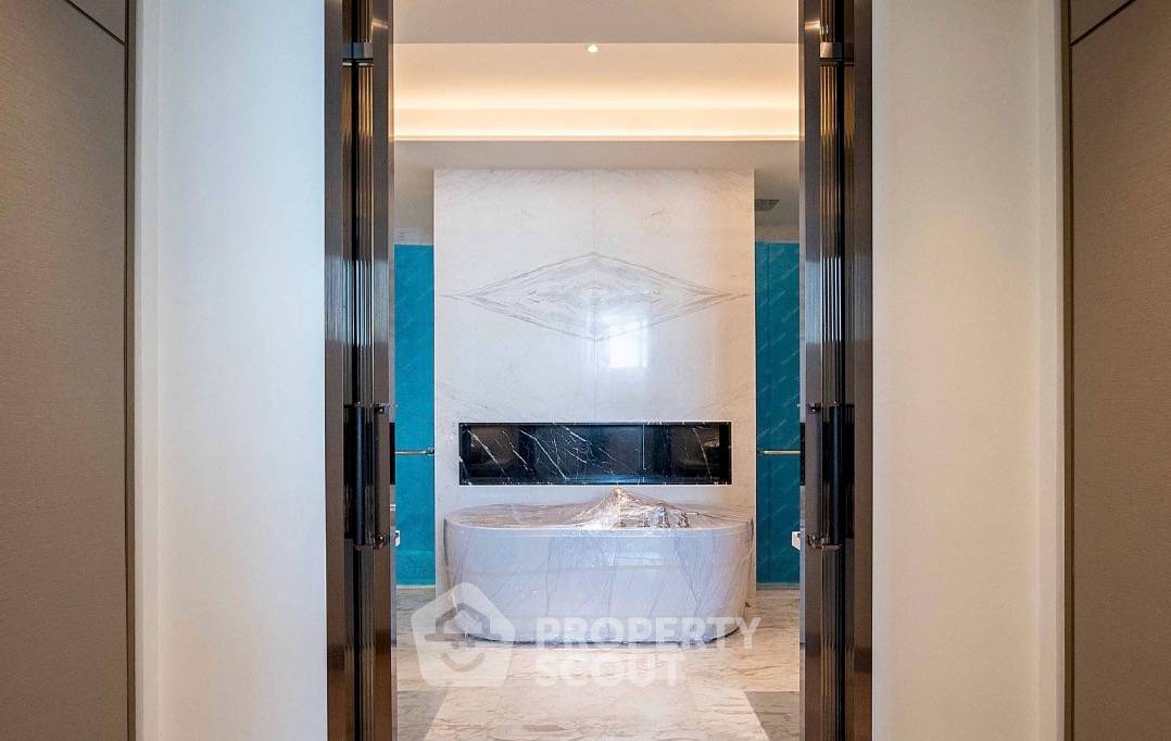 รูป คอนโด 2 ห้องนอน ชั้นสูง 42 ขนาด 128 ตร.ม. The Residences At Mandarin Oriental ใกล้ BTS สะพานตากสิน (ID 3043540) - รูปที่ 5/7