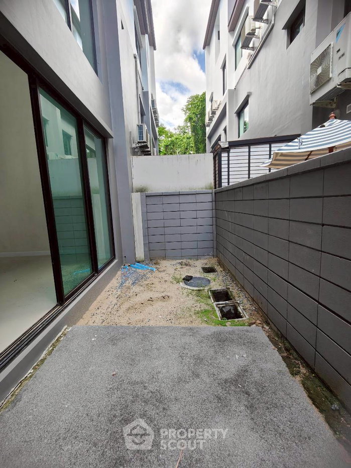 รูป ทาวน์เฮ้าส์ 3 ห้องนอน ขาย ที่ Nirvana Define Srinakarin-Rama 9 ใกล้ สะพานสูง (ID 3043700) - รูปที่ 15/16