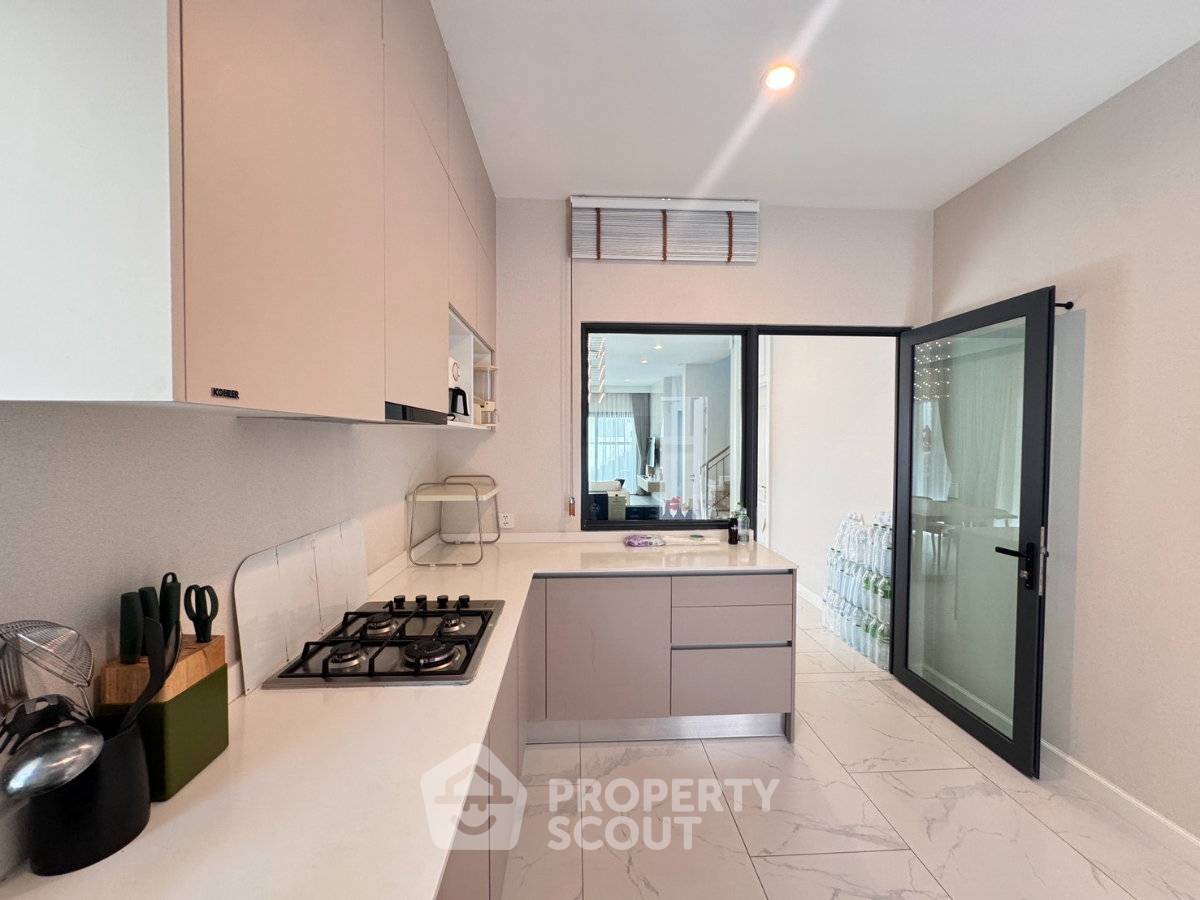 รูป วิลล่า 4 ห้องนอน ขาย The Lavish Pattaya ใกล้นาเกลือ พัทยา (ID 3042074) - รูปที่ 31/38