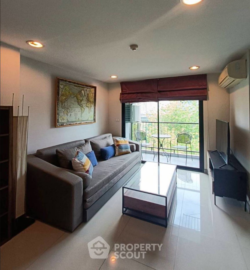 picture 1-BR Condo Zenith Place Sukhumvit 42, 300m to BTS Ekkamai (ID 2285737) - 4/6