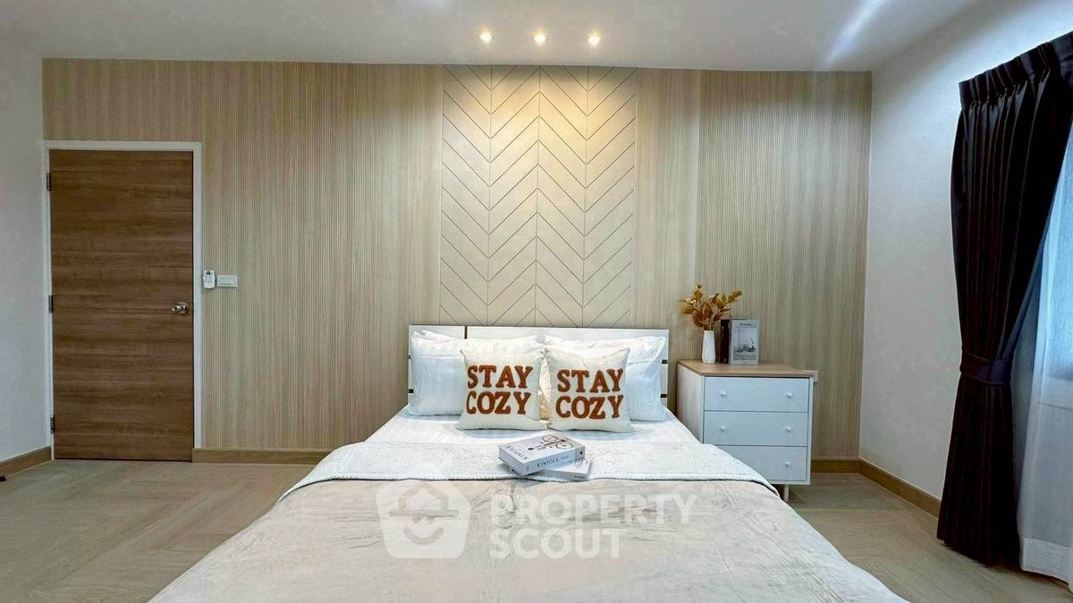 รูป คอนโด 2 ห้องนอน 86 ตร.ม. ที่ Renova Residence Chidlom ใกล้ BTS เพลินจิต 400 ม. (ID 3040327) - รูปที่ 4/4