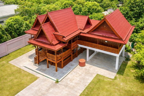 ใกล้เทศบาลตำบลสันปูเลย 900 ม. เชียงใหม่ ดอยสะเก็ด บ้านทรงไทยล้านนา 3 นอน 3 น้ำ ใกล้ รร.บ้านป่าขุย 700 ม. บรรยากาศรีสอร์ตส่วนตัว