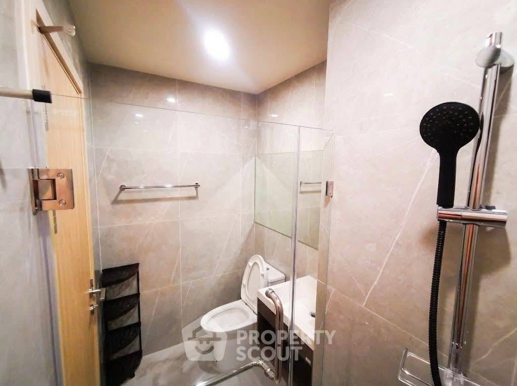 picture 1-BR Condo On 32nd Floor, 30 Sqm Nue District R9 Near MRT Phra Ram 9 (200m) (ID 3042197) - 3/8