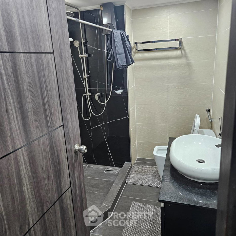 picture 2-BR Condo For Rent, Pattaya Heights Pratumnak (6th Floor) (ID 2210704) - 11/13
