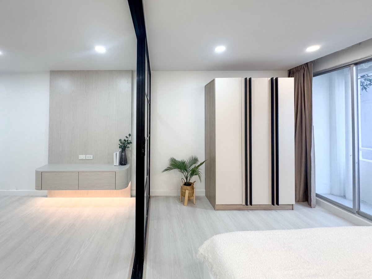 picture City   Villa   Condo    For  Sell - 9/11