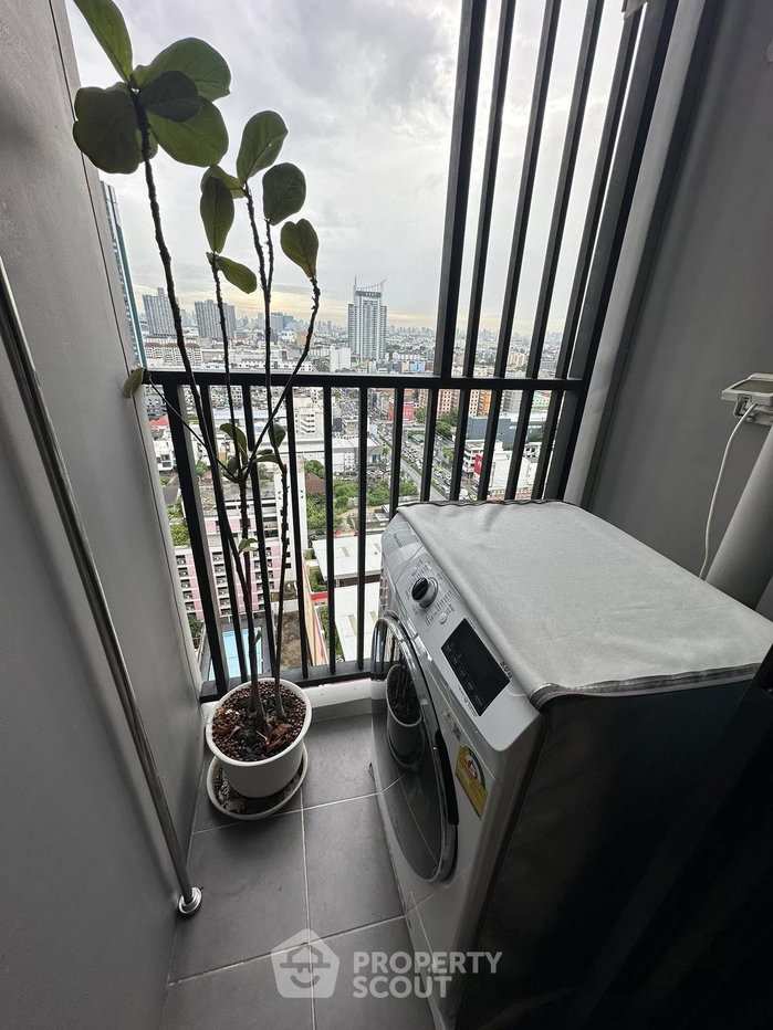 picture 18th-Floor 1-BR Condo At KnightsBridge Collage Ramkhamhaeng (ID 2328472) - 10/12