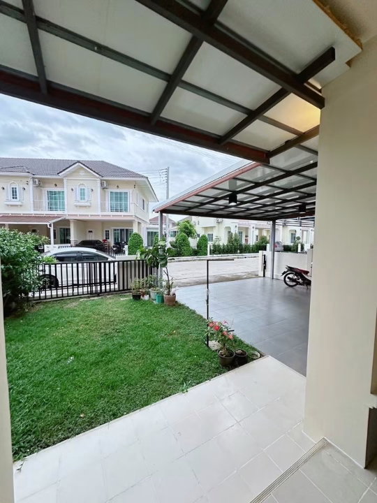 รูป 🏡 ให้เช่าบ้านเดี่ยว พร้อมสวน ในโครงการคุณภาพ มีความปลอดภัยสูง ใกล้โรงเรียนนานาชาติ พร้อมเฟอร์นิเจอร์ครบ ทำเลดีมาก เดินทางสะดวก - รูปที่ 2/12