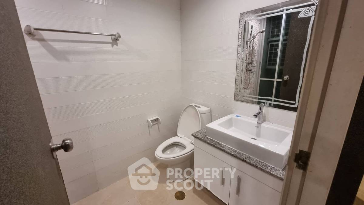 picture 1-BR Condo At The IRIS Rama 9 Srinagarindra, ARL Hua Mak (ID 3041445) - 9/9