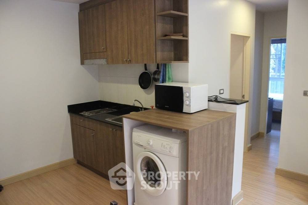 picture 2-BR 55 Sqm Condo In Tree Condo Sukhumvit 42 Near BTS Phra Khanong 📍 (ID 511184) - 3/7