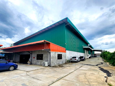 โรงงาน นครปฐม : ขายด่วน! โรงงาน พร้อมใบ รง.4 และที่พัก 15 ห้อง เนื้อที่เกือบ 10 ไร่ สภาพพร้อมรัน โครงสร้างดี ต่ำกว่าทุนสร้างใหม่ ห้วยพระ  ดอนตูม  นครปฐม